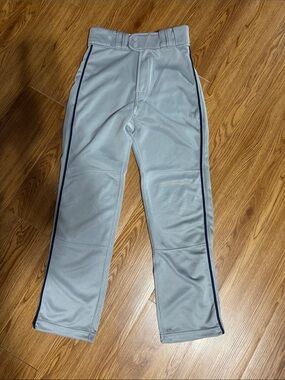 Youth medium Rawlings  Light Gray Youth Baseball Pants with Navy Stripe.  NWOT